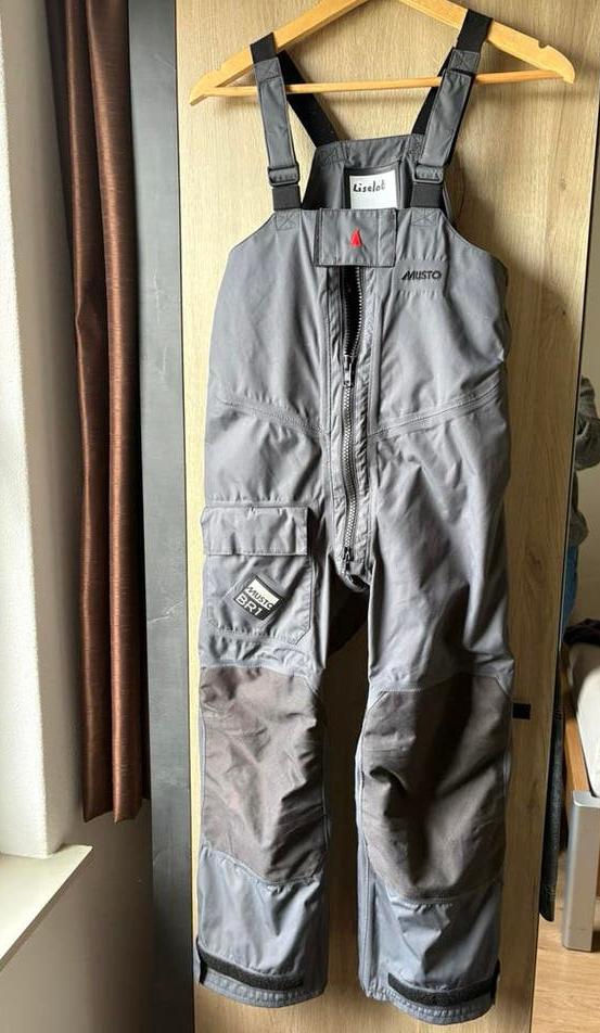 Musto BR1 zeilbroek grijs, Watersport en Boten, Ophalen of Verzenden, Gebruikt, Dame of Heer, Zeilbroek