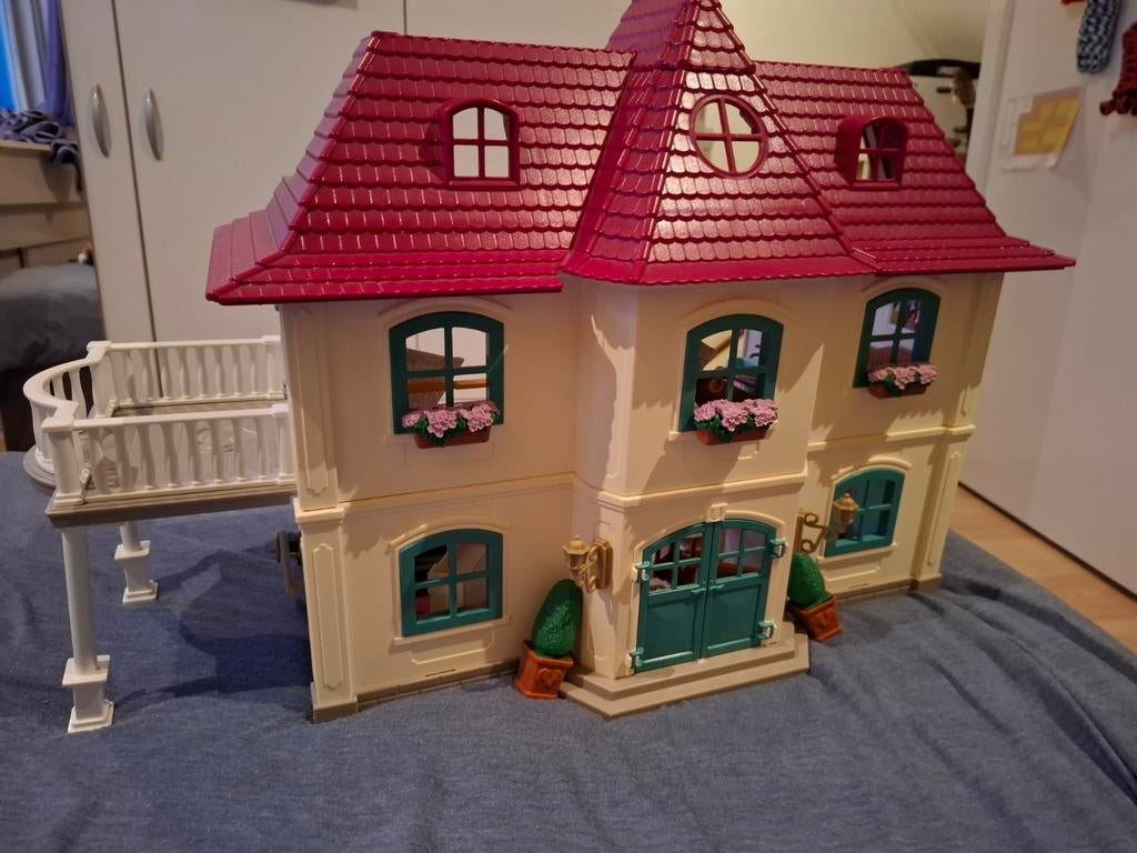 Schleich huis met balkon en meubels, Ophalen of Verzenden