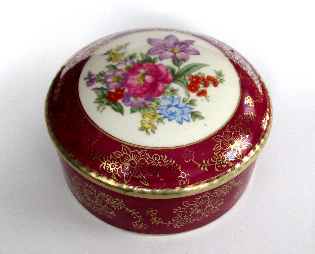 HERFORD porseleinen doosje, England uit ca 20te jaren., Ophalen of Verzenden