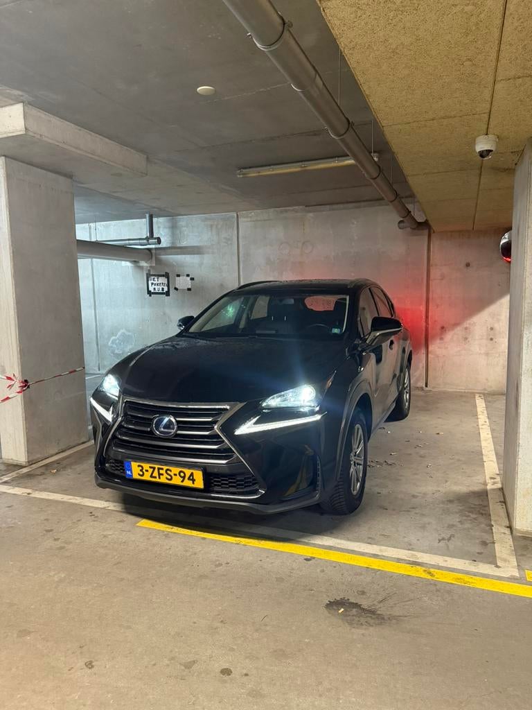 Lexus NX 300H 2.5 E-cvt AWD 2014 Zwart, Auto's, Lexus, Automaat, Zwart, 2494 cc, 155 pk