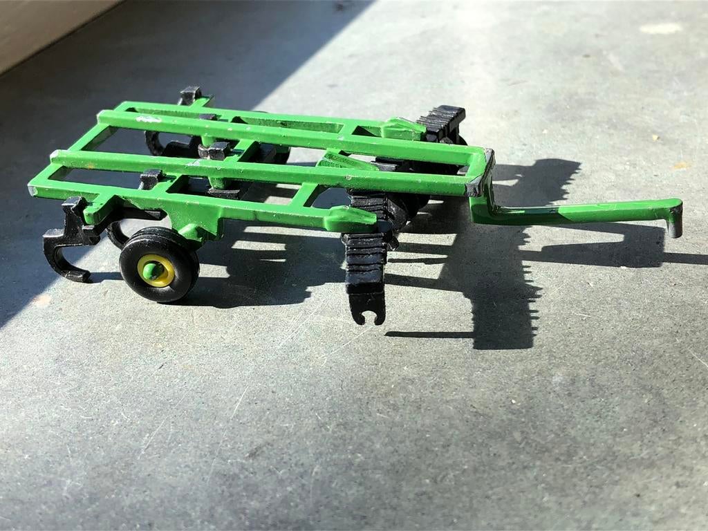 Schijveneg ERTL John Deere 1:64 - Hij is incompleet!, Ophalen of Verzenden, Gebruikt, Tractor of Landbouw