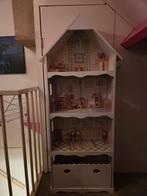 Groot houten poppenhuis met meubels, Kinderen en Baby's, Speelgoed | Poppenhuizen, Ophalen of Verzenden, Gebruikt, Poppenhuis