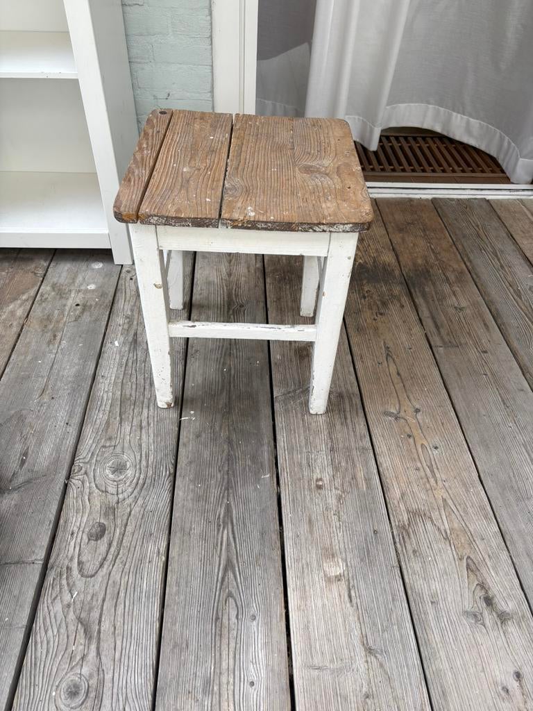 Houten krukje, Huis en Inrichting, Krukjes, Ophalen, Zo goed als nieuw, Hout