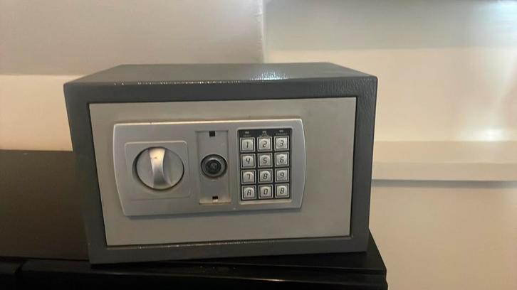 Compacte Kluis met Cijferslot - Ideaal voor Thuis of Kantoor, Huis en Inrichting, Brandblussers en Brandkasten, Gebruikt, Brandkast