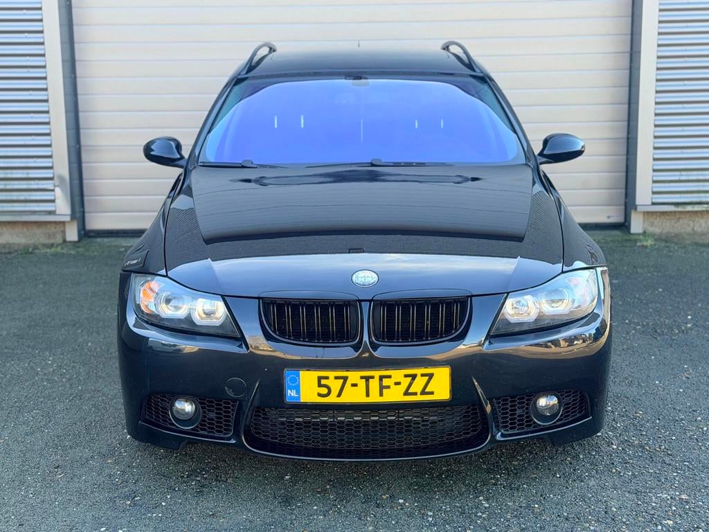 BMW 3-serie Touring 320i Executive AUT|PANO, Automaat, Achterwielaandrijving, 4 cilinders, 150 pk