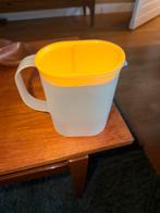 Tupperware schenkkan sapkan Fridge Door Jug, Ophalen of Verzenden, Gebruikt, Geel, Beker of Kan