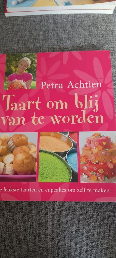 Petra achtien taart om blij van te worden, Ophalen of Verzenden, Zo goed als nieuw