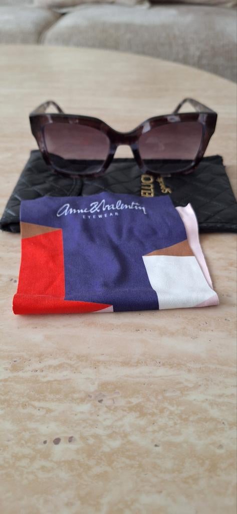 Vogue zonnebril, Ophalen of Verzenden, Zo goed als nieuw, Overige merken