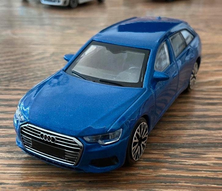 Audi A6 Avant Burago Auto 11.2  Cm Zgan, Hobby en Vrije tijd, Modelauto's | Overige schalen, Zo goed als nieuw, Auto, Ophalen