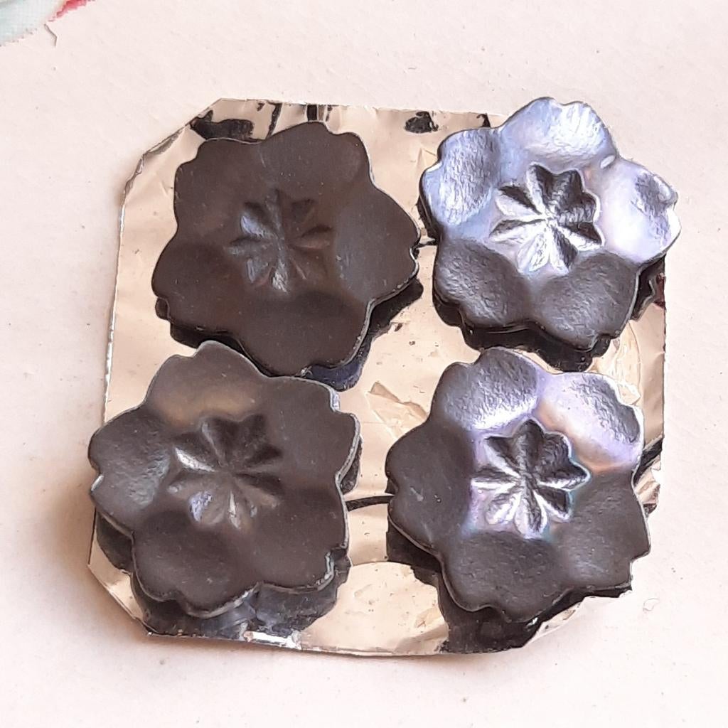 Vintage Kaartje Mylady met Vier Bloem Knoopjes, Verzenden, Nieuw, Knoop of Knopen