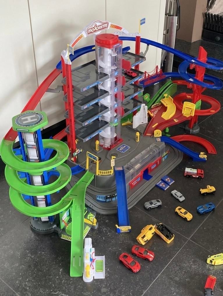 Majorette parkeergarage met veel baandelen, Ophalen of Verzenden, Gebruikt