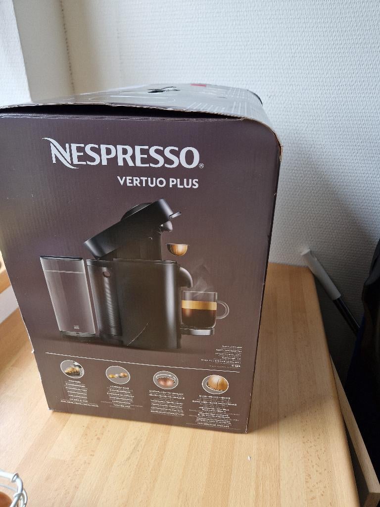 NIEUW Nespresso Vertuo plus, Witgoed en Apparatuur, Koffiezetapparaten, Ophalen, Nieuw, Koffiemachine, Koffiepads en cups