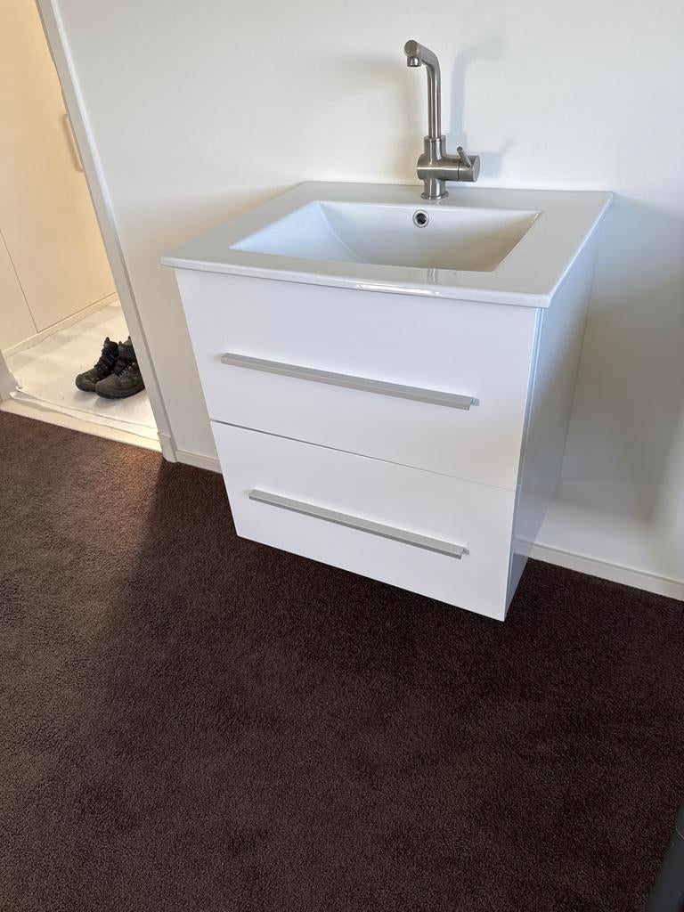 Witte wastafel met twee lades en kraan, Ophalen of Verzenden, Zo goed als nieuw, Wit, Overige typen