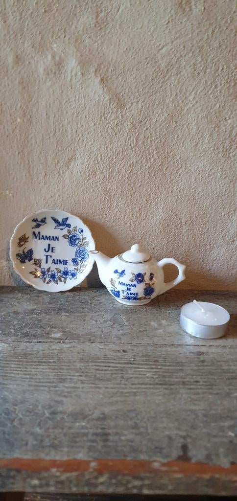 Setje miniatuur theepotje bordje "maman je t'aime" moederdag, Ophalen of Verzenden