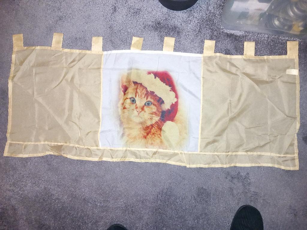 vitragegordijn kat met muts op (nieuw), Glasgordijn onder strook, Nieuw, Ophalen of Verzenden, Minder dan 100 cm