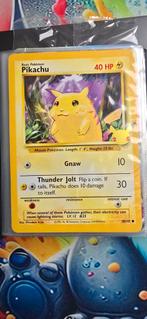 Pikachu Pokémon kaart 25th Anniversary, Ophalen of Verzenden, Zo goed als nieuw