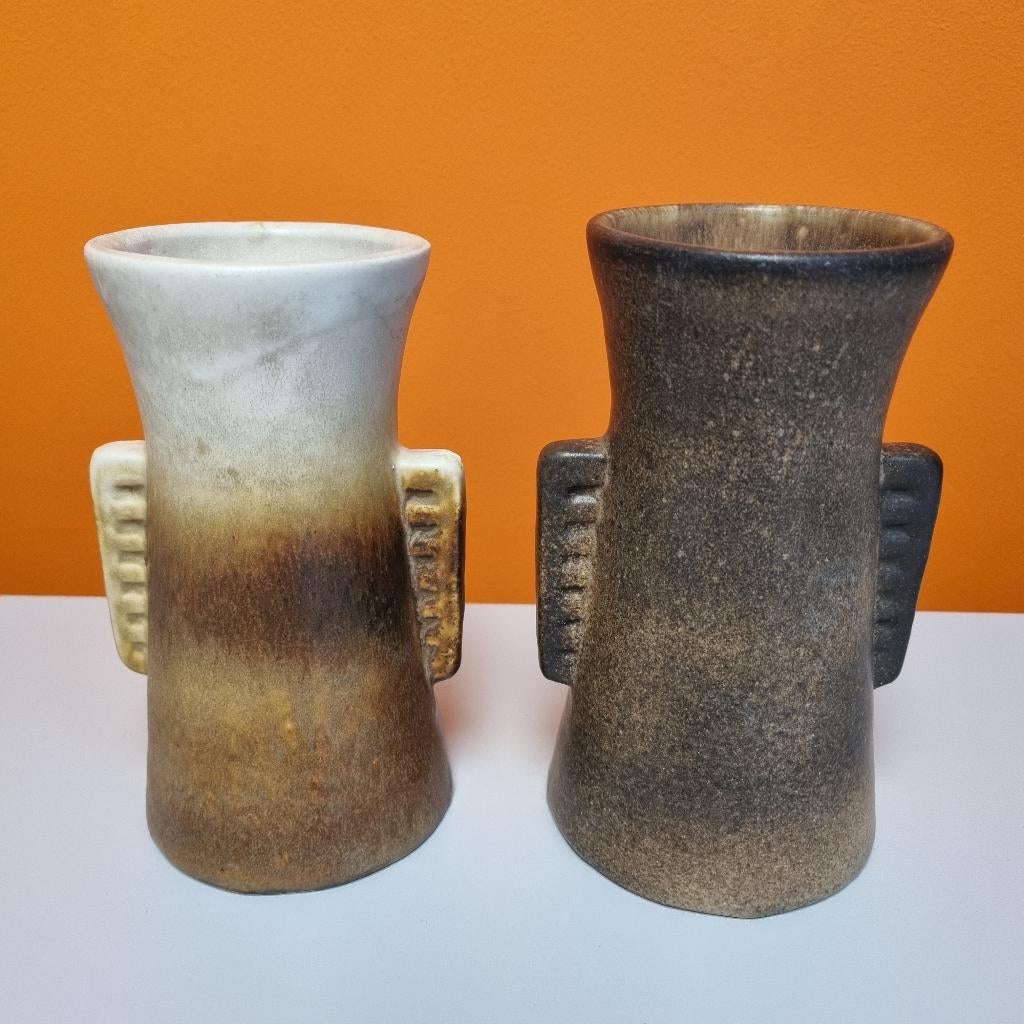 2x vaas Loré Beesel keramiek Matt Camps, Antiek en Kunst, Antiek | Keramiek en Aardewerk, Ophalen of Verzenden