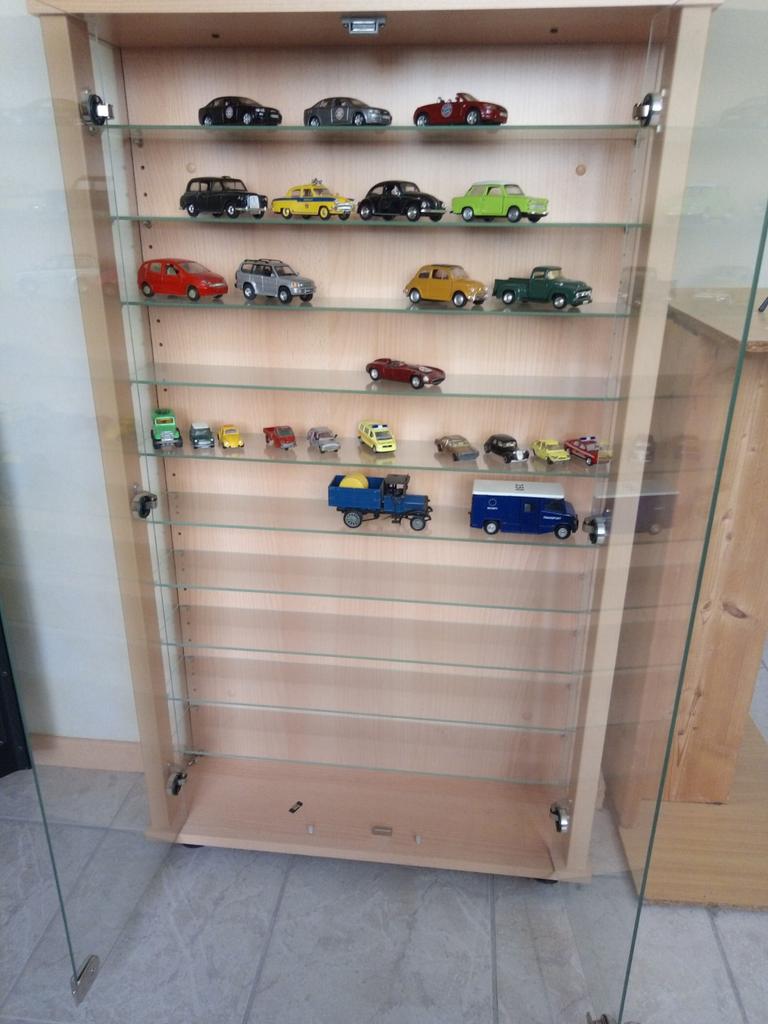 Smurfen vitrine, Ophalen