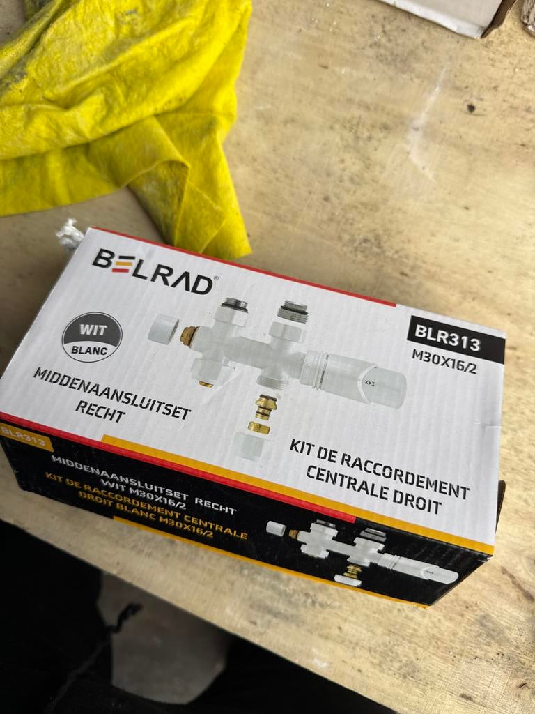 BELRAD Radiator Middenaansluitset Recht Wit M30x16/2 + Therm, Ophalen, Nieuw