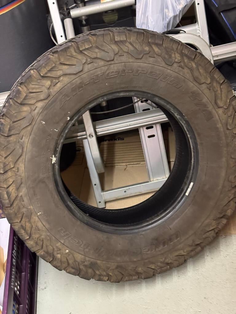 BF Goodrich T/A All-Terrain band 235/85 R16, Ophalen of Verzenden, Gebruikt