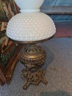 Antieke olielamp met melkglas kap, Antiek en Kunst, Ophalen