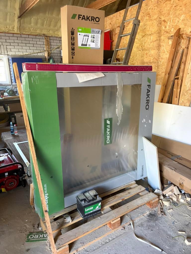 Dakraam Fakro met rolgordijn en gootstukken type PTP-V U3, 120 tot 160 cm, Nieuw, Ophalen of Verzenden, Dubbelglas