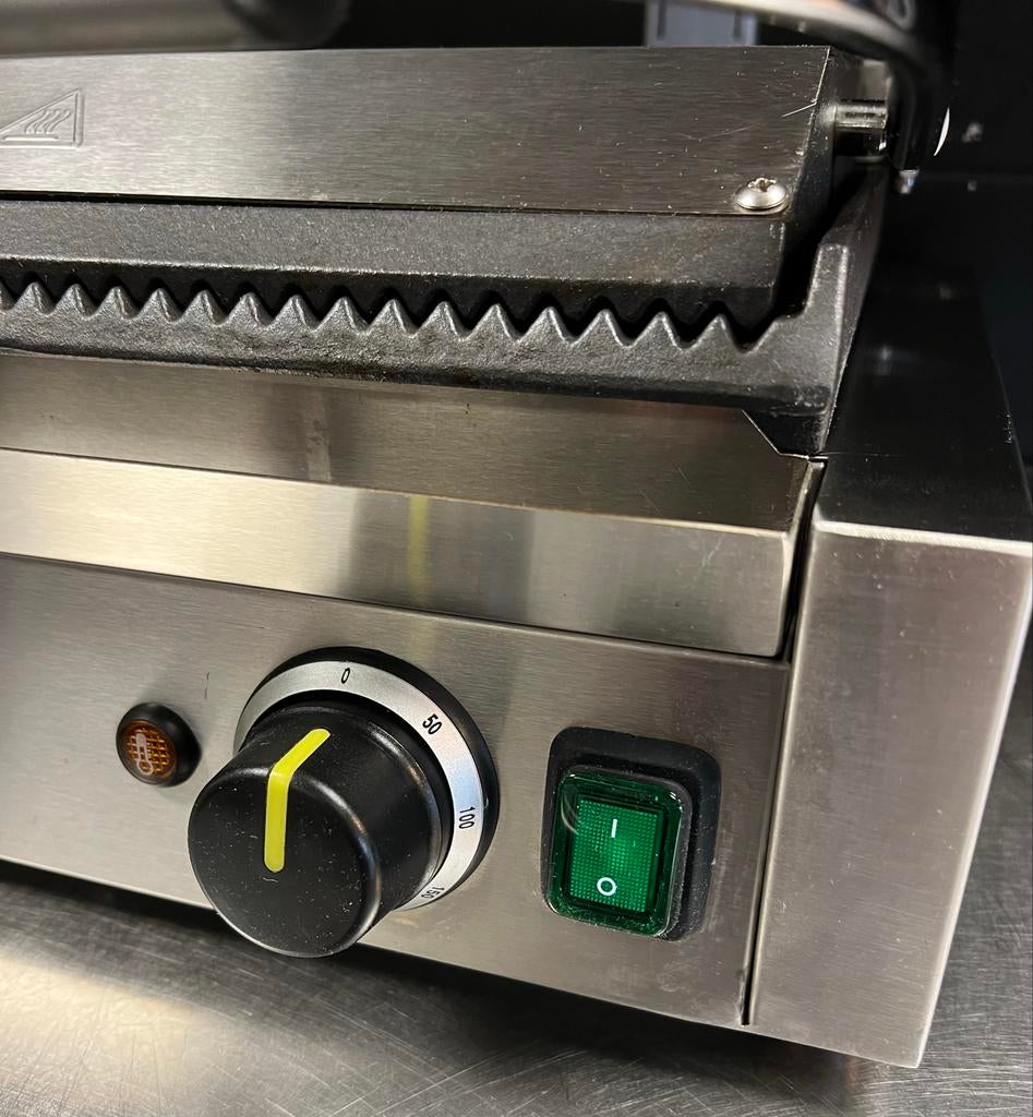 Hendi Contactgrill - Professionele Grill voor Horeca, Ophalen, Gebruikt, Fornuis, Frituur en Grillen