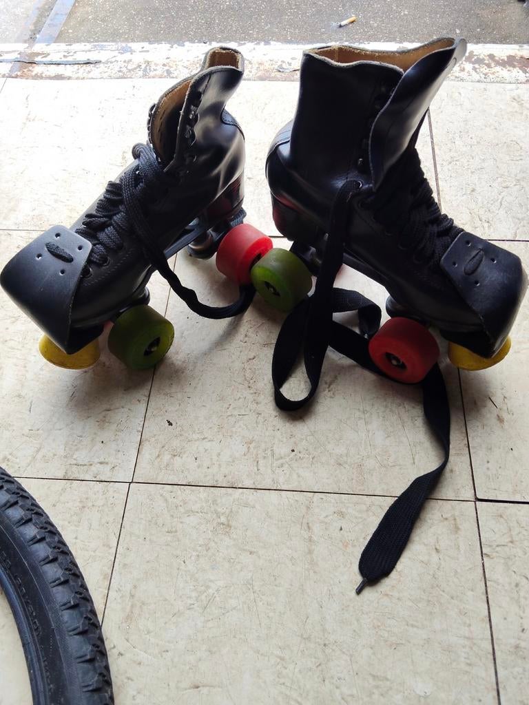 SKATE'S MET KRYPTOS WIELTJES..MAAT 37. EN OPBERGTAS, Ophalen, Zo goed als nieuw