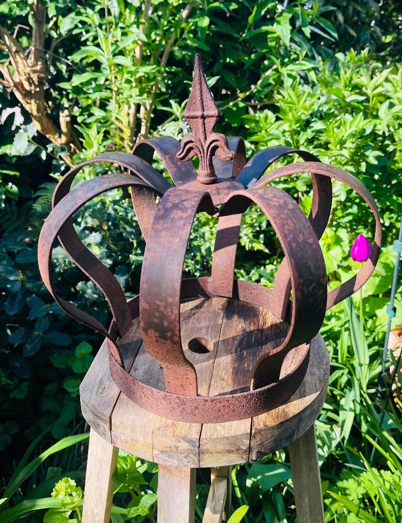 Prachtige antieke sierkroon - sier kroon - metaal smeedijzer, Tuin en Terras, Tuinbeelden, Ophalen of Verzenden, Gebruikt, Metaal