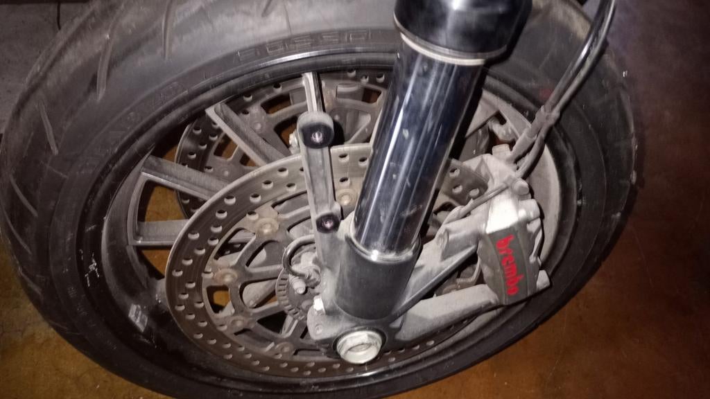Ducati Diavel Voorvork motorblok Brembo klauwen remschijven, Motoren, Gebruikt, Ophalen of Verzenden, Contact_us@ducati.com, Via Antonio Cavalieri Ducati, 3, 40132 Bologna BO, Italië