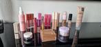Pakket make up - lip glossy- lipstick - foundation- conceale, Ophalen of Verzenden, Nieuw, Overige kleuren, Gehele gezicht