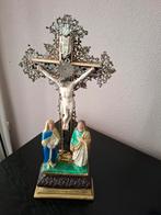 Antiek kruisbeeld met heiligenbeelden, Antiek en Kunst, Ophalen of Verzenden