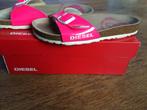 Diesel slippers maat 37 - Neon Roze, Kleding | Dames, Schoenen, Ophalen, Zo goed als nieuw, Roze, Slippers