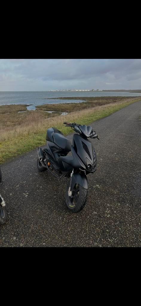 Yamaha aerox 70cc tekoop/teruil., Fietsen en Brommers, Scooters | Yamaha, Zo goed als nieuw, Aerox, Tweetakt, Ophalen