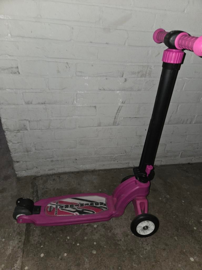 Roze step met drie wielen, Ophalen of Verzenden, Gebruikt, Gewone step, Onbekend