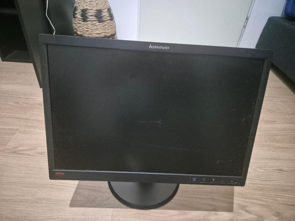 Lenovo ThinkVision monitor 22 inch – VGA/DVI – werkt goed, Computers en Software, Ophalen, Full HD, VGA, 60 Hz of minder
