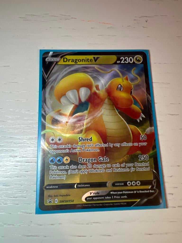 Dragonite V Pokémon Kaart - Zeldzaam!, Ophalen of Verzenden, Zo goed als nieuw, Losse kaart