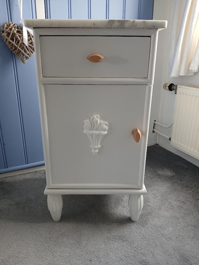 Oude grenen  nachtkastjes met marmeren blad samen NU 55 EURO, Antiek en Kunst, Ophalen