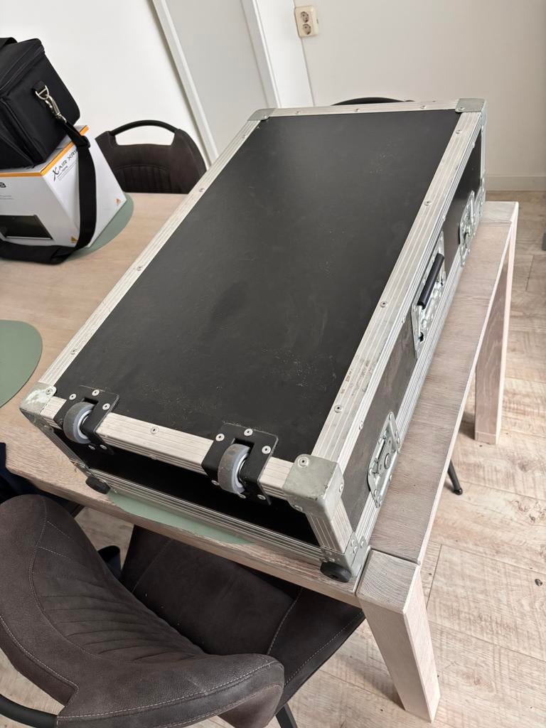Professionele pedal flightcase gemaakt door Paul Lenders., Ophalen of Verzenden, Zo goed als nieuw, Overige instrumenten, Flightcase