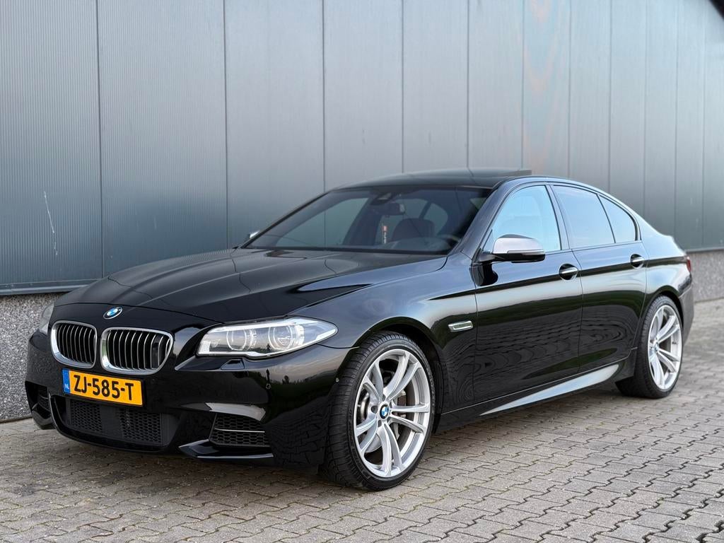 BMW 5-Serie M550d Xdrive 2015 DAK|HUD|SOFTCLOSE|NIGHTVISION, Auto's, Automaat, USB, Euro 6, 2993 cc