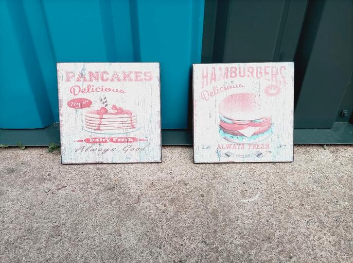 twee MDF wandborden in vintage stijl - Pancake/Hamburger, Huis en Inrichting, Woonaccessoires | Wanddecoraties, Gebruikt, Ophalen
