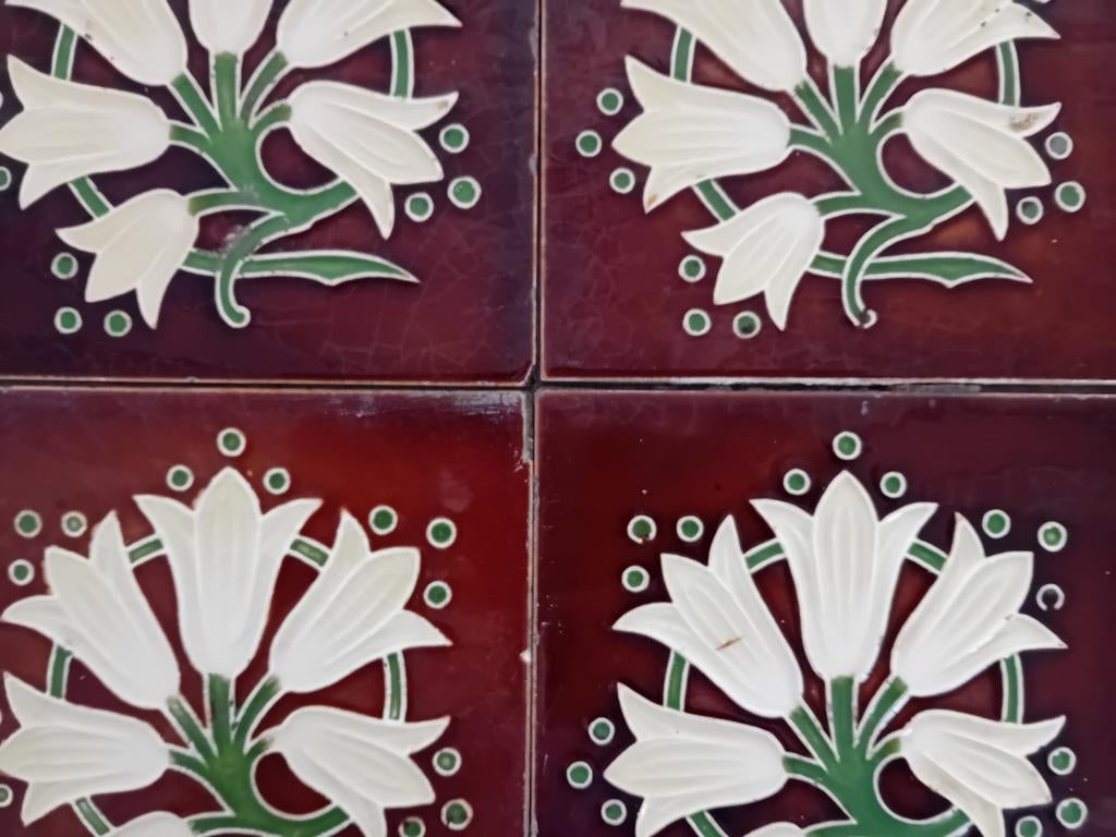 Prachtige Art Nouveau Tegels met Lelie Motief, Antiek en Kunst, Antiek | Wandborden en Tegels, Ophalen of Verzenden