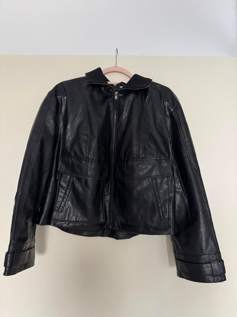 Divided imitatie leren jack zwart maat L, Ophalen of Verzenden, Gedragen, Maat 42/44 (L), Zwart