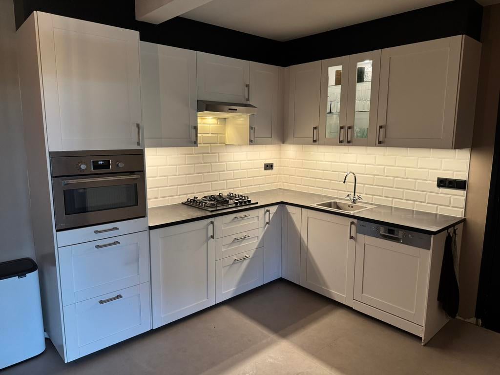 Hoekkeuken Ikea zaterdag 18 april ophalen, Ophalen, Gebruikt, Wit, Hoekkeuken