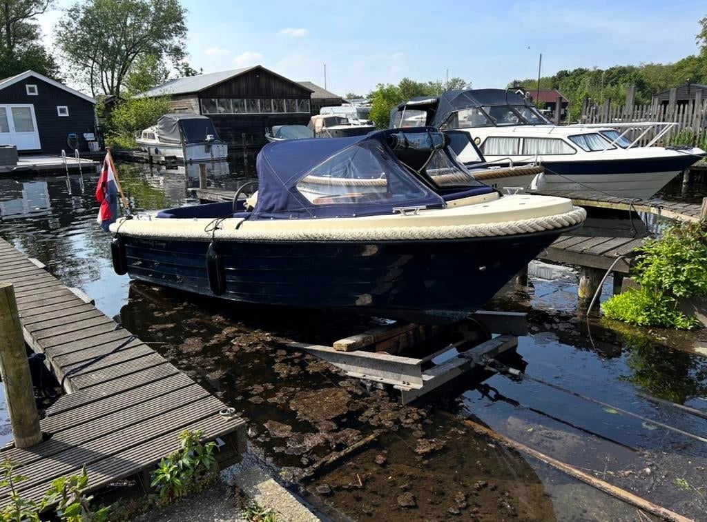 Nette Sloep met Buitenboordmotor., Watersport en Boten, Sloepen, Ophalen, 10 tot 30 pk, Gebruikt, 3 tot 6 meter