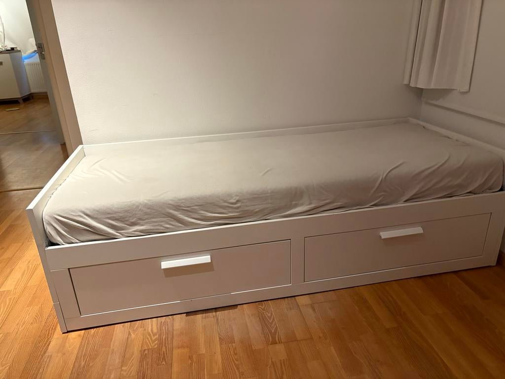 Eenpersoonsbed met uitschuifbaar 2e bed en lades, Huis en Inrichting, Slaapkamer | Bedden, Ophalen, Eenpersoons, Wit, Zo goed als nieuw