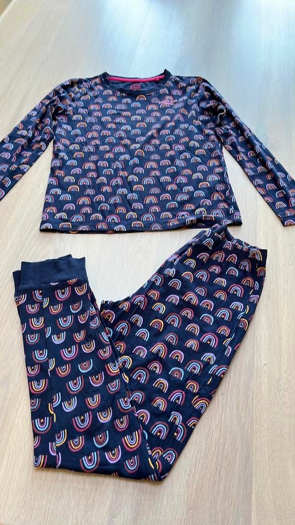 Pyjama WE 146/152 regenbogen, Ophalen of Verzenden, Zo goed als nieuw, Meisje, Nacht- of Onderkleding