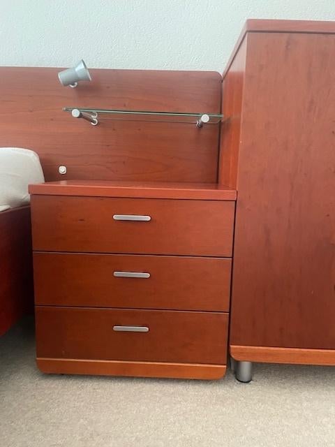 Auping Bed met ombouw, 2 nachtkastjes en 3 commode-kastjes, Ophalen, Gebruikt, Eenpersoons, Warm kersenhout