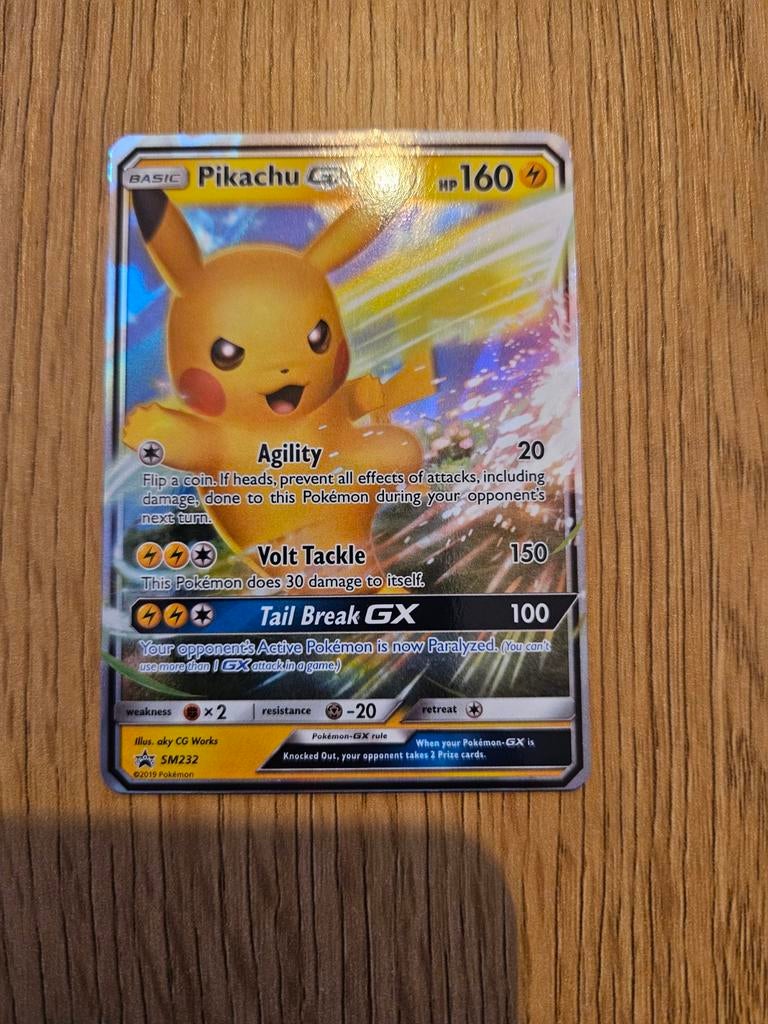 Pikachu GX Pokémon kaart SM232, Hobby en Vrije tijd, Verzamelkaartspellen | Pokémon, Verzenden, Foil