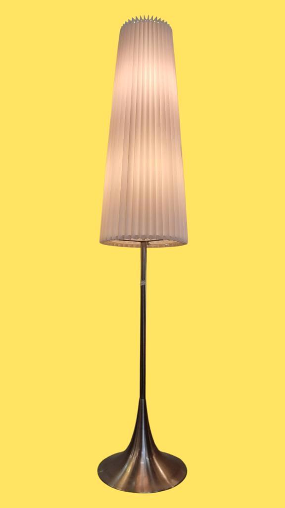 Vintage vloerlamp jaren 60 70 tulpvoet, Huis en Inrichting, Lampen | Vloerlampen, Gebruikt, Kunststof, Ophalen of Verzenden